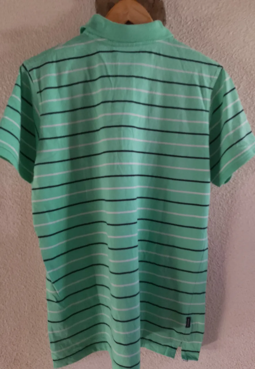 Remera Kevingston - Vista 3