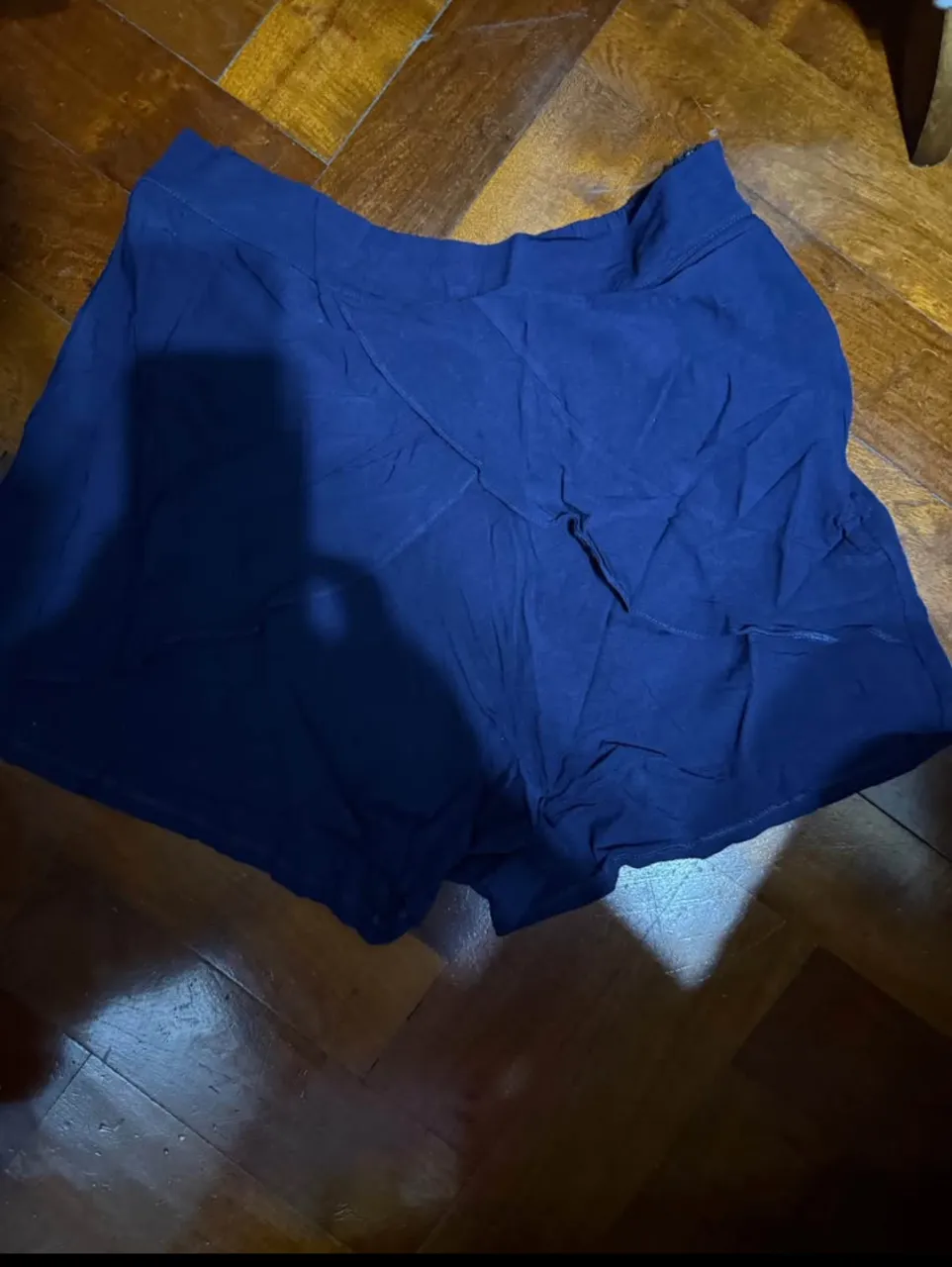 Shorts de modal azul marino, súper cómodos y frescos comprado en brasil. Tienen un diseño moderno y son perfectos para el día a día.