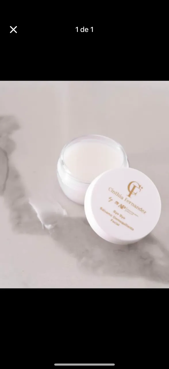 Bálsamo desmaquillante facial "Bye Bye" de Cinthia Fernandez. Ideal para una limpieza profunda y suave de la piel. Formato práctico para llevar a todos lados.