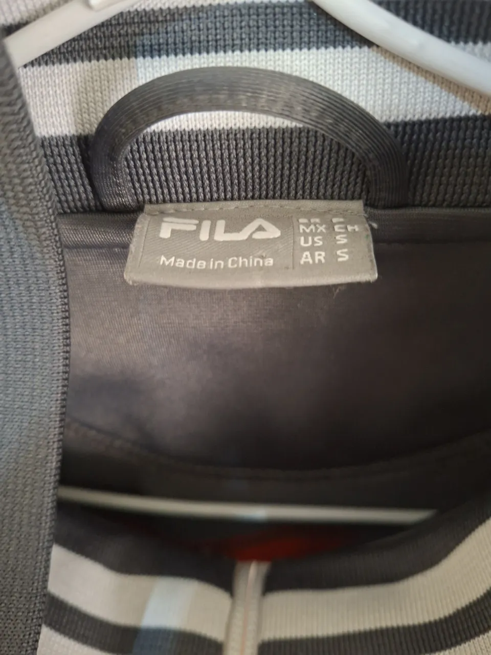 Campera Fila - Vista 3
