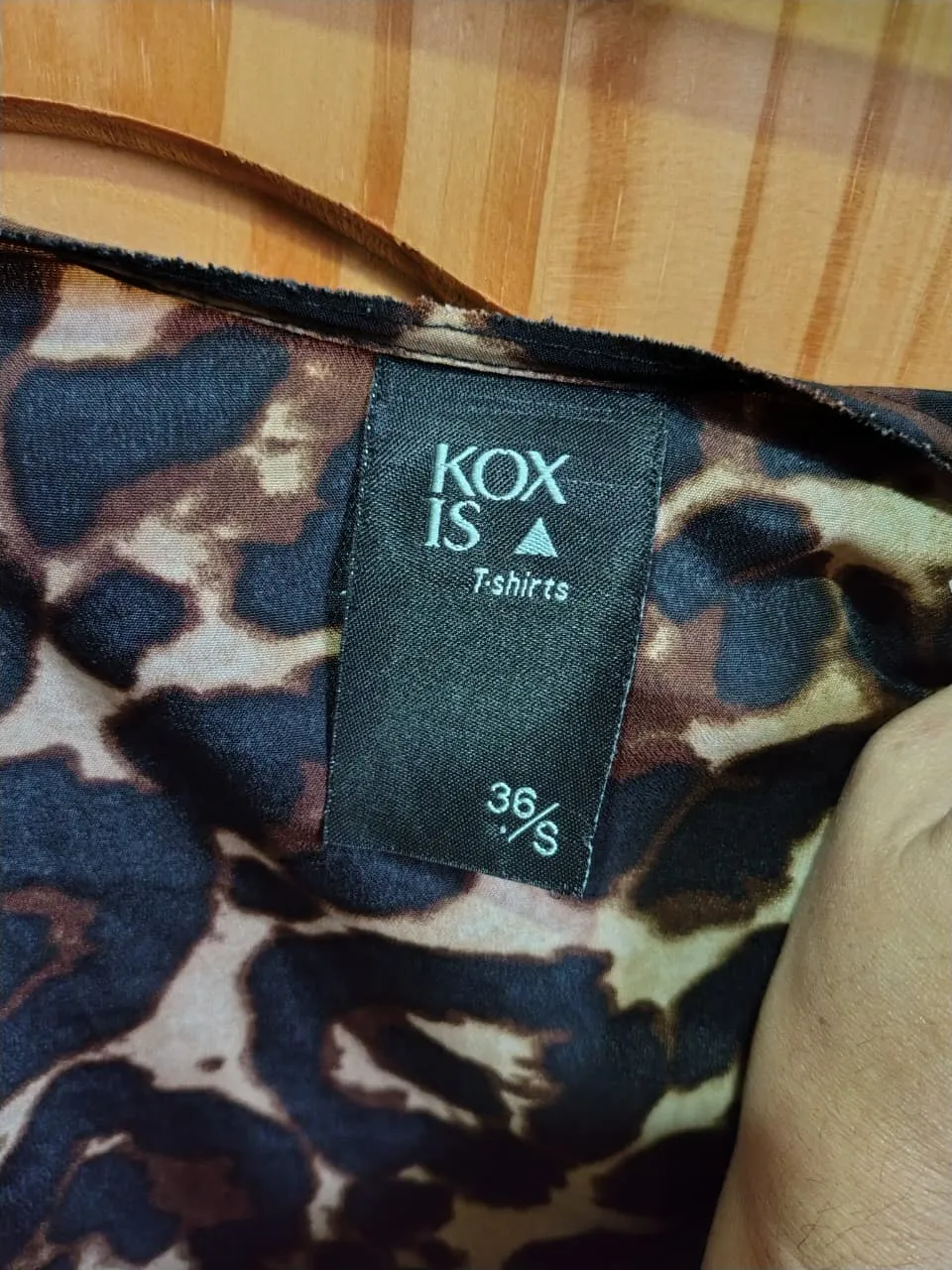 Remera Koxis - Vista 3