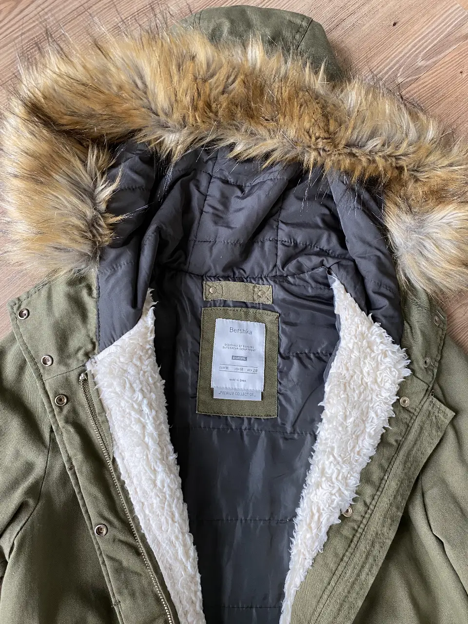 Campera Bershka - Vista 5