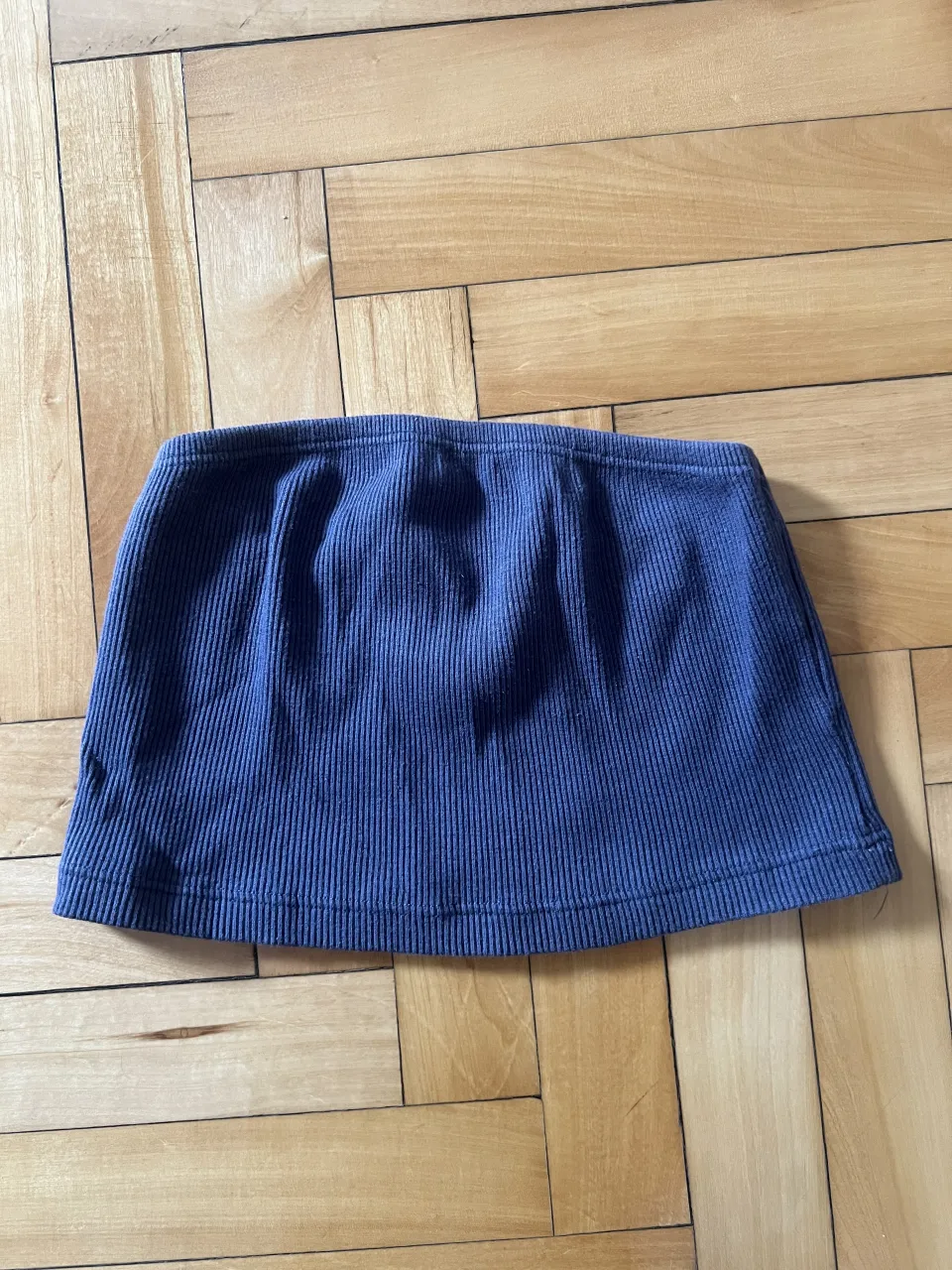 top bando acanalado azul marino.