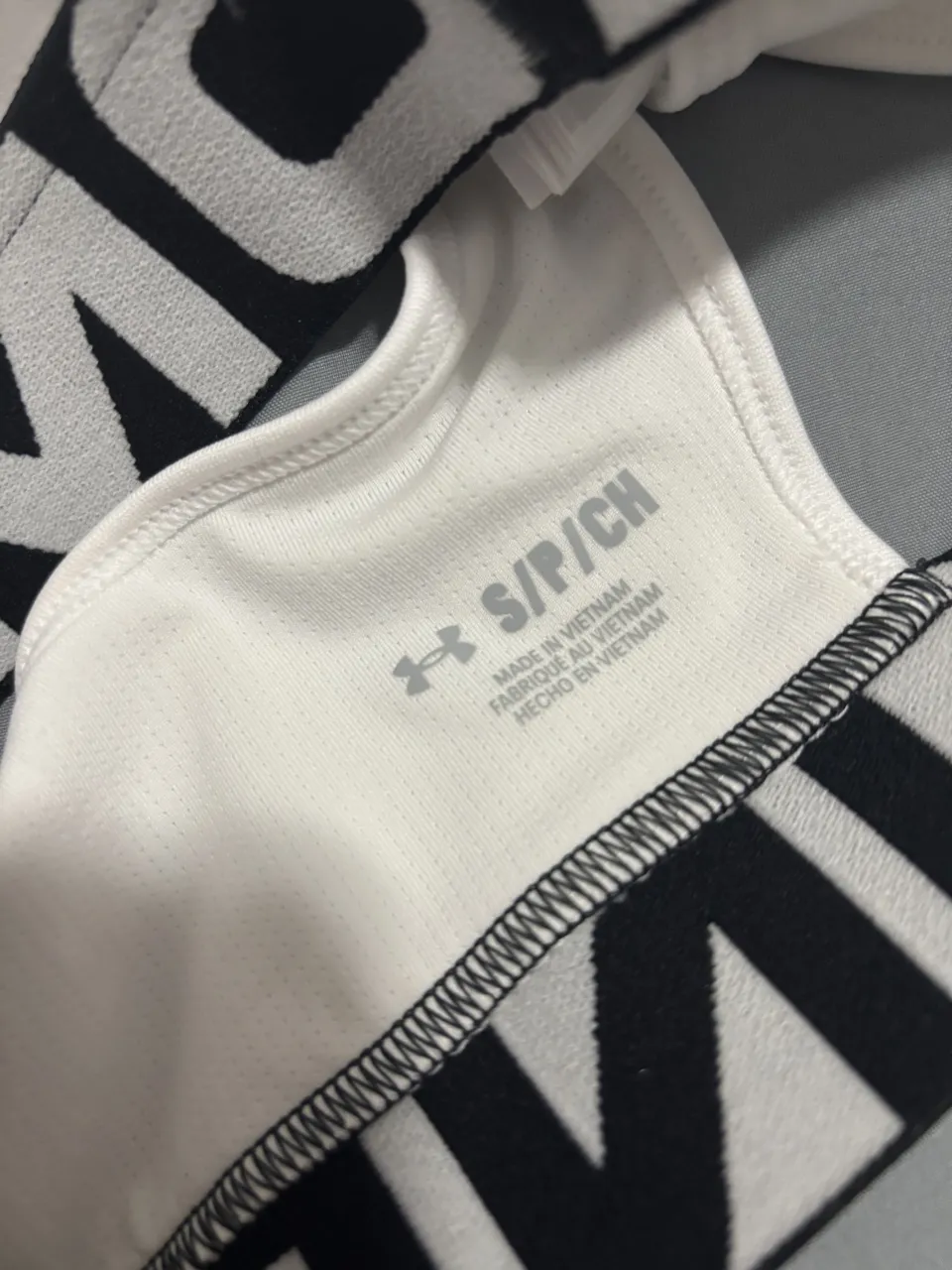 Top Under Armour - Vista 3