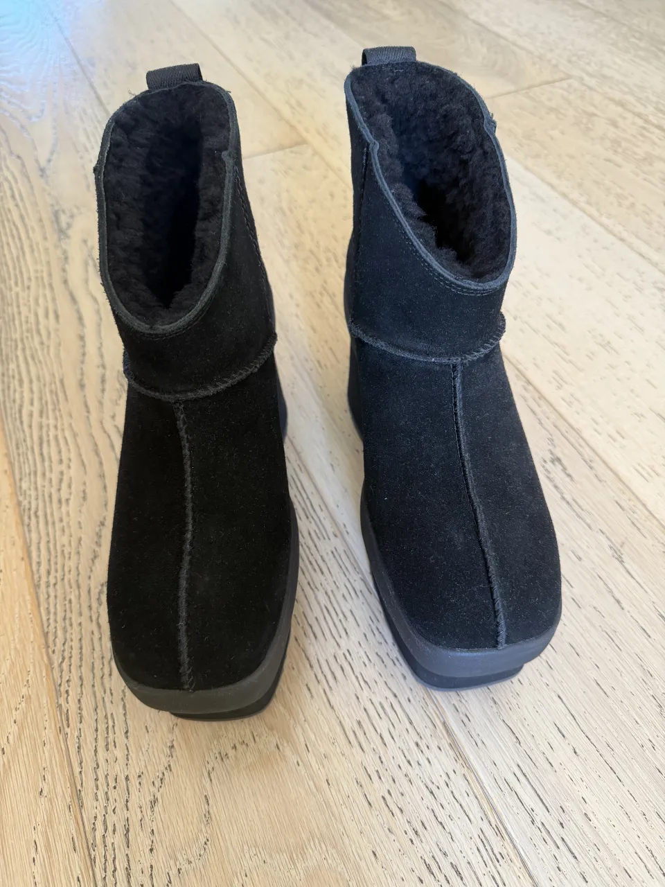 Borcegos UGG - Vista 2