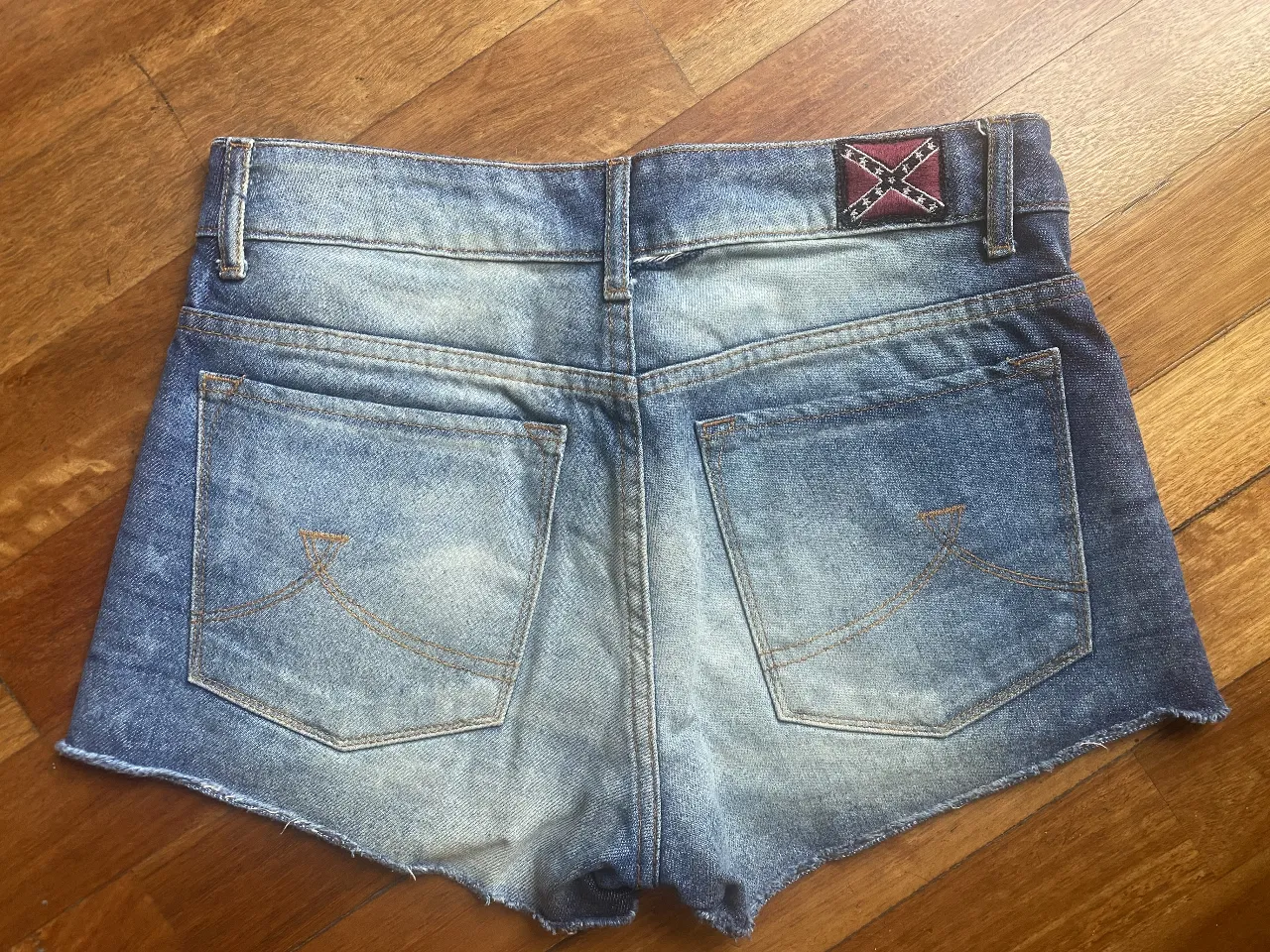 Short JOHN L. COOK - Vista 2