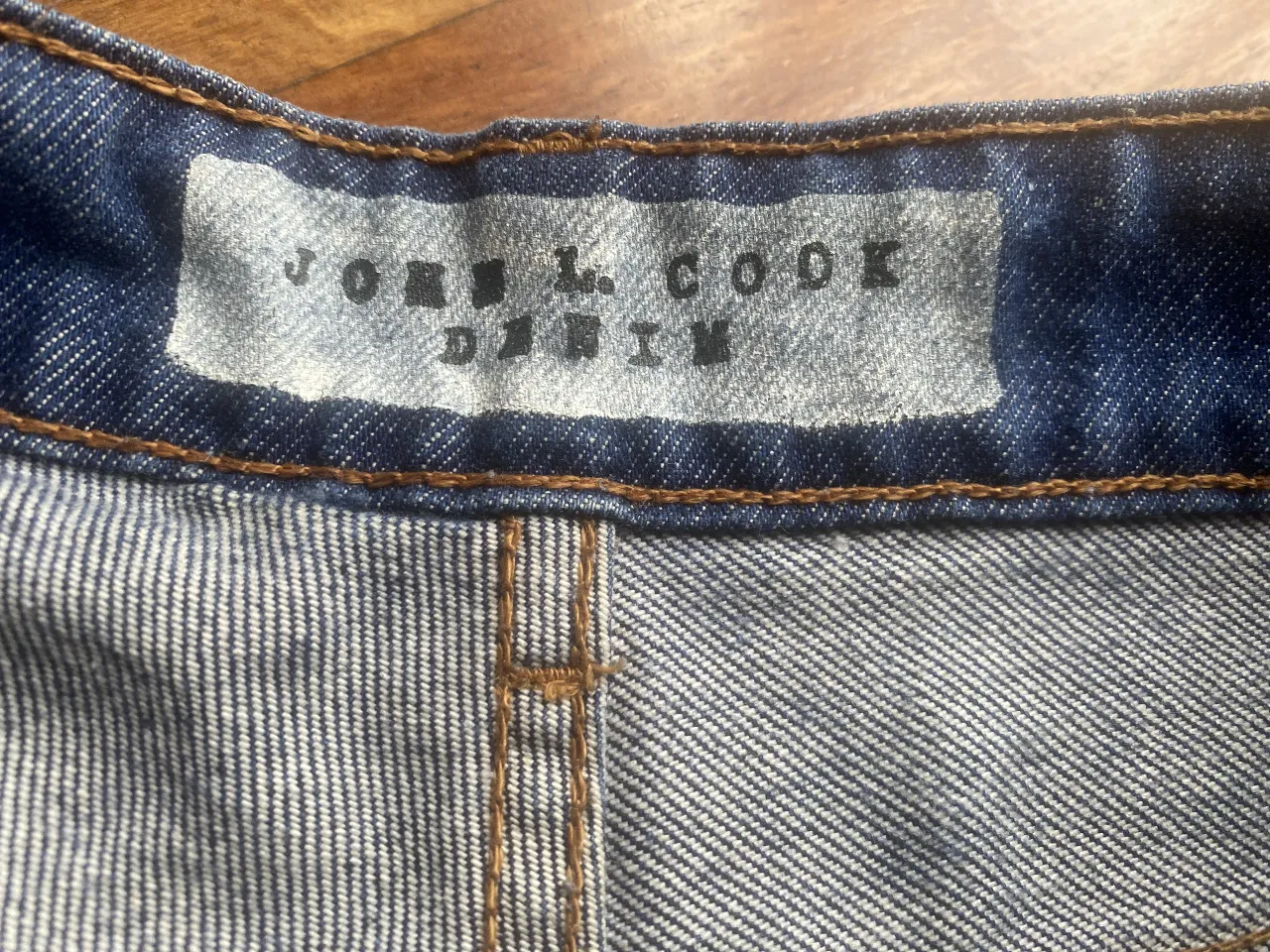 Short JOHN L. COOK - Vista 4