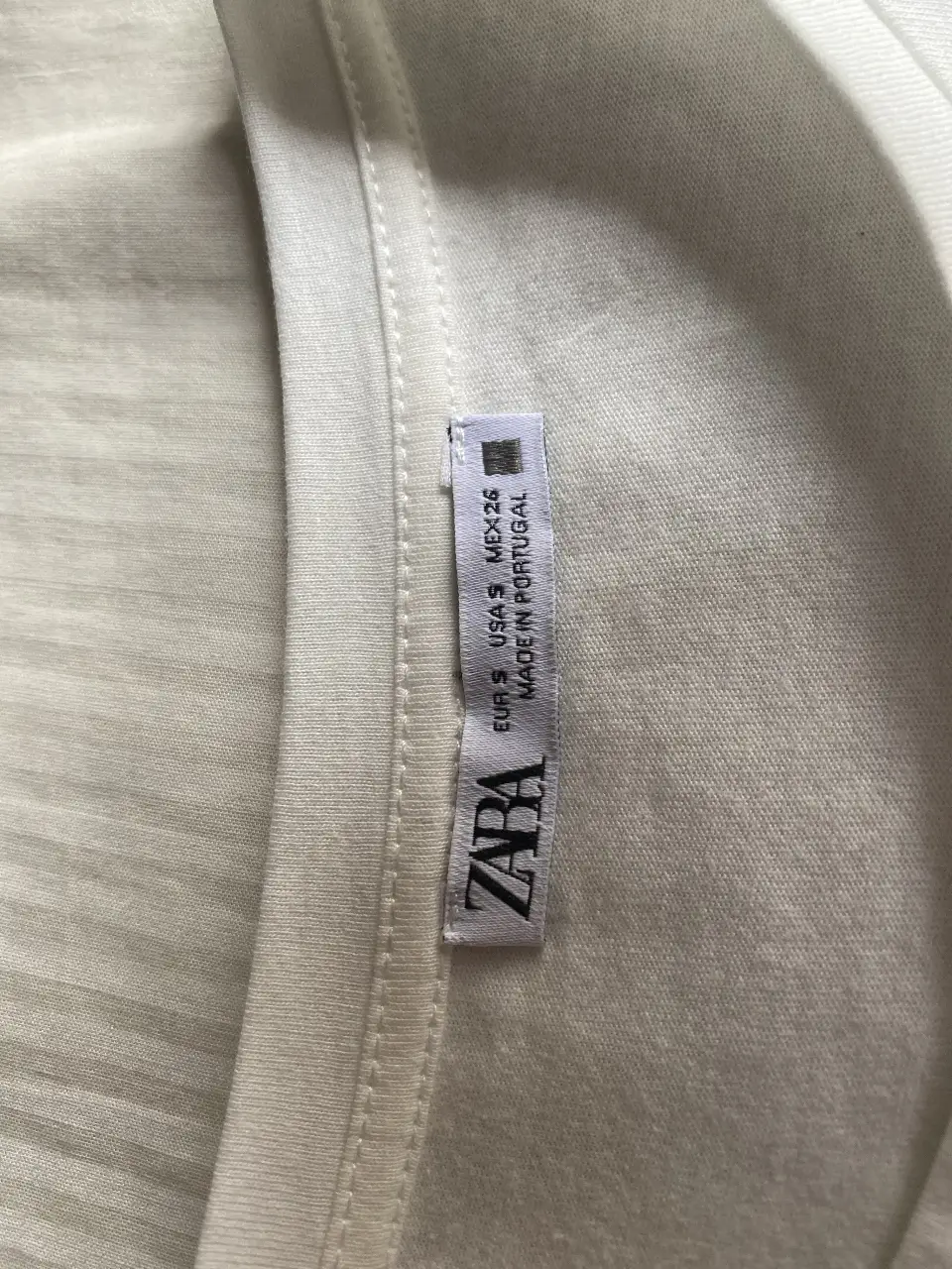 Remera Zara - Vista 2