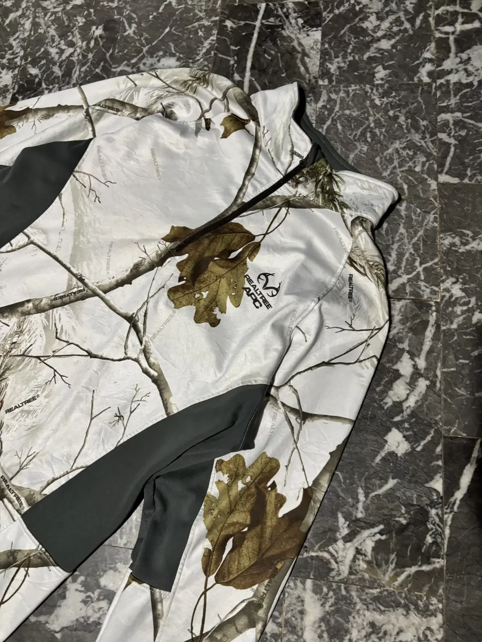 Buzo Realtree - Vista 2