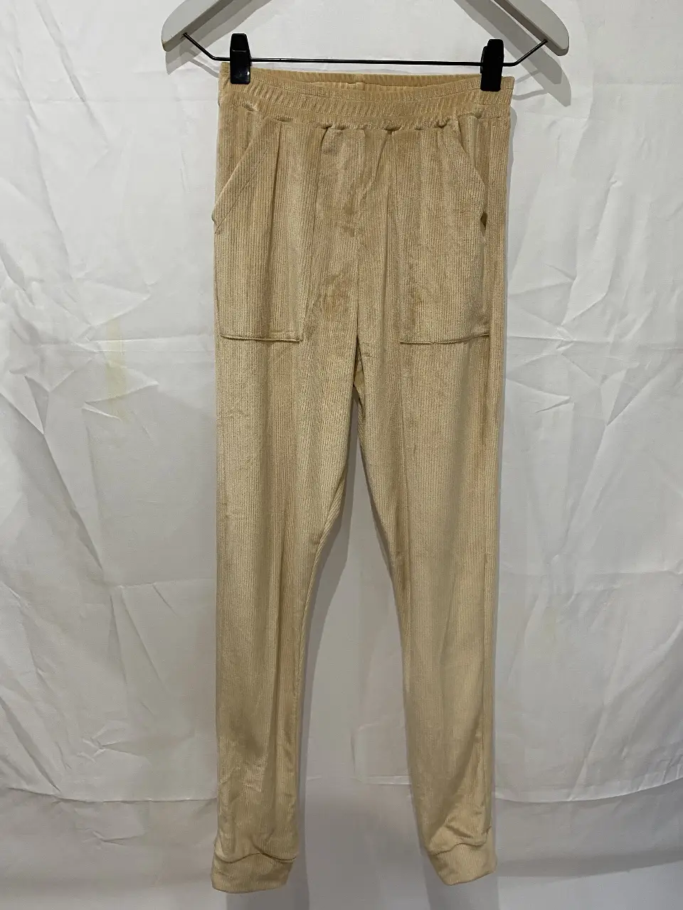 Jogger de morley plush, talle M elastizado.