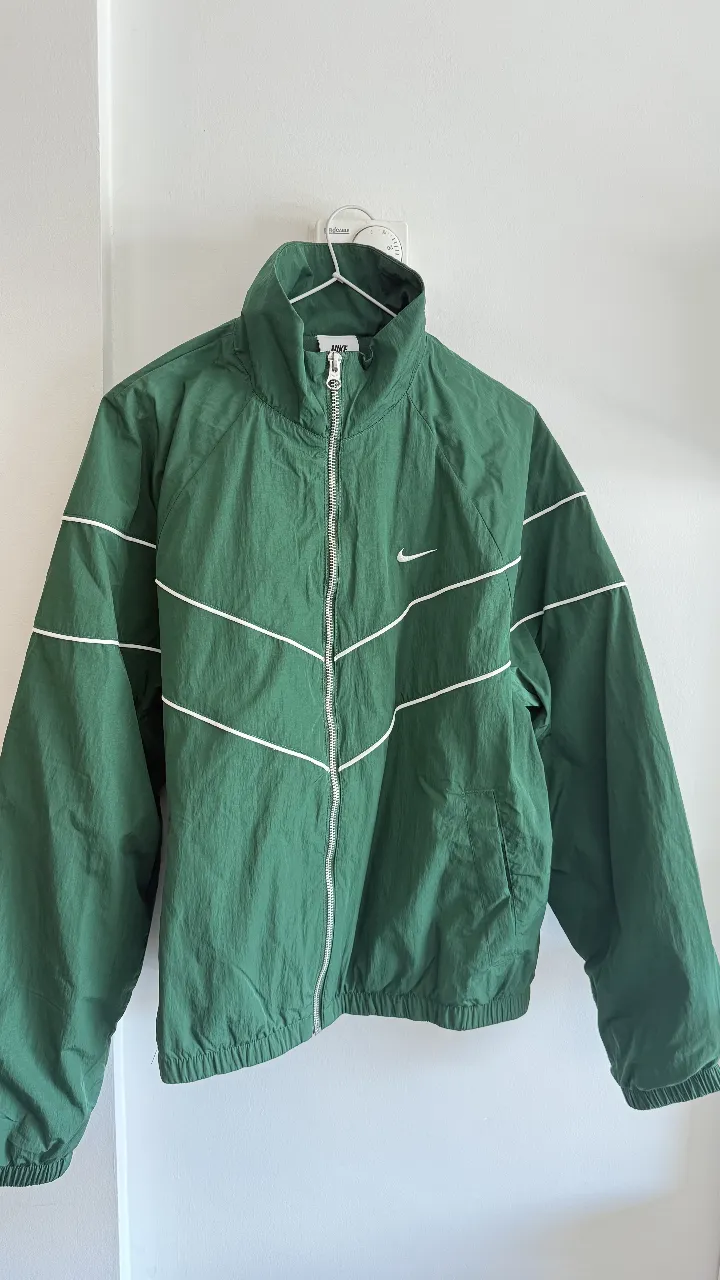 Rompeviento Nike - Vista 2