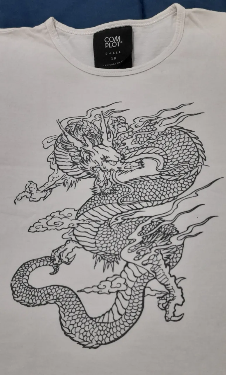 Remera Complot - Vista 4