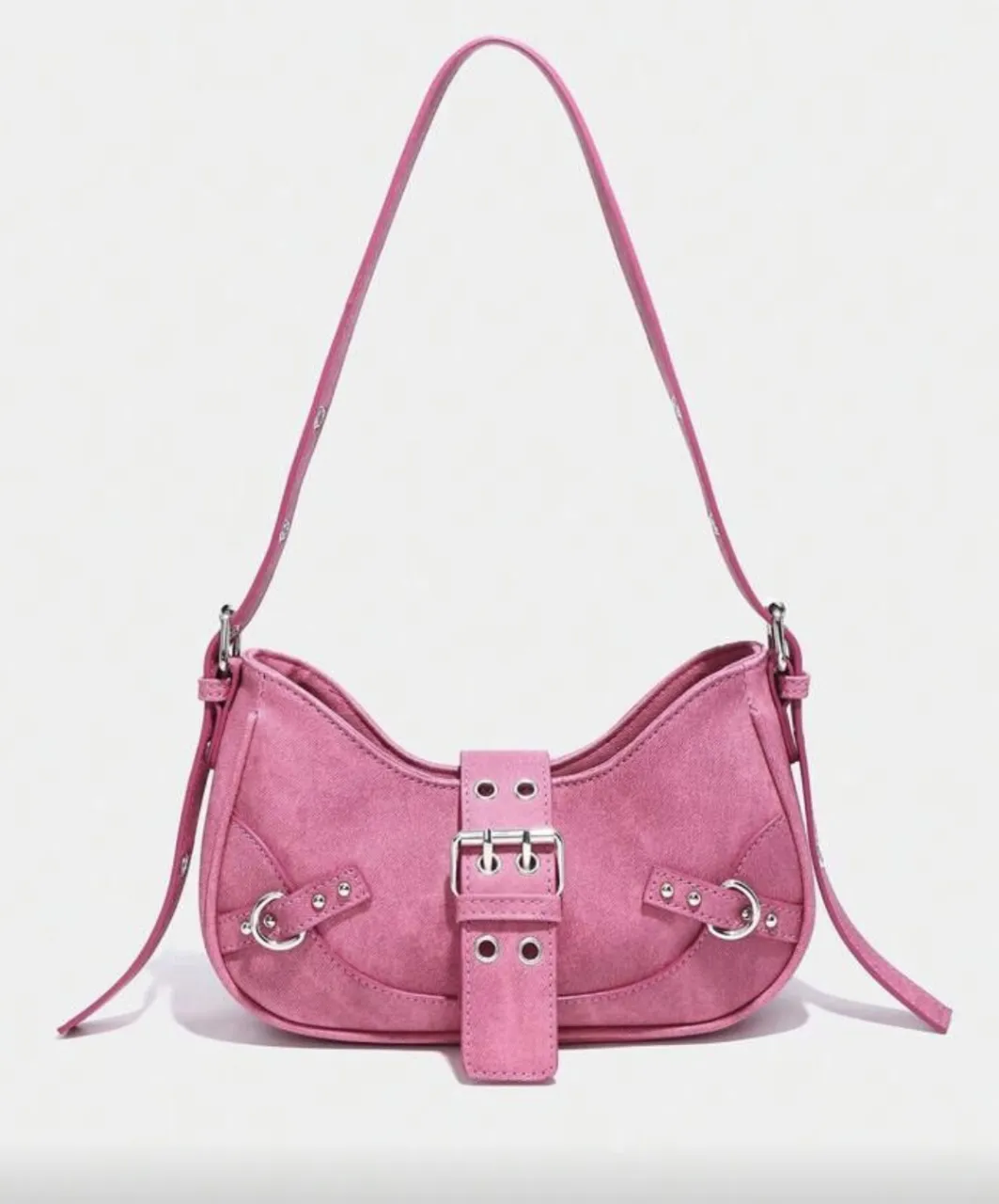 Cartera importada de hombro color fucsia con hebilla metálica y detalles de argollas