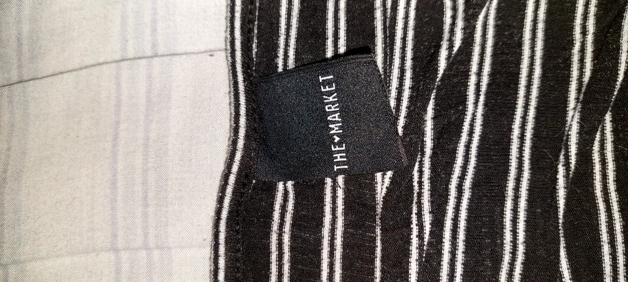 Remera The market - Vista 3