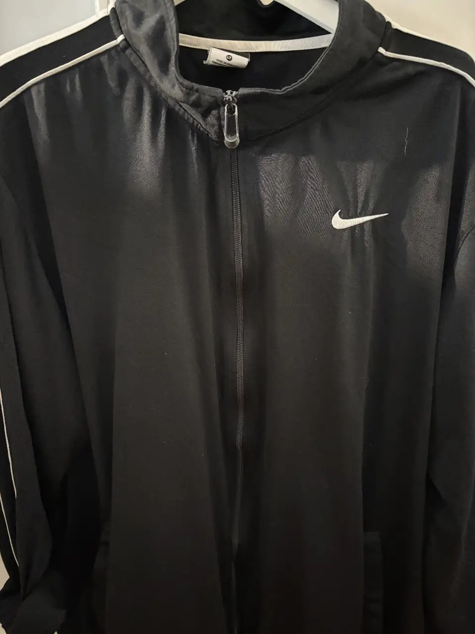 Campera Nike - Vista 3