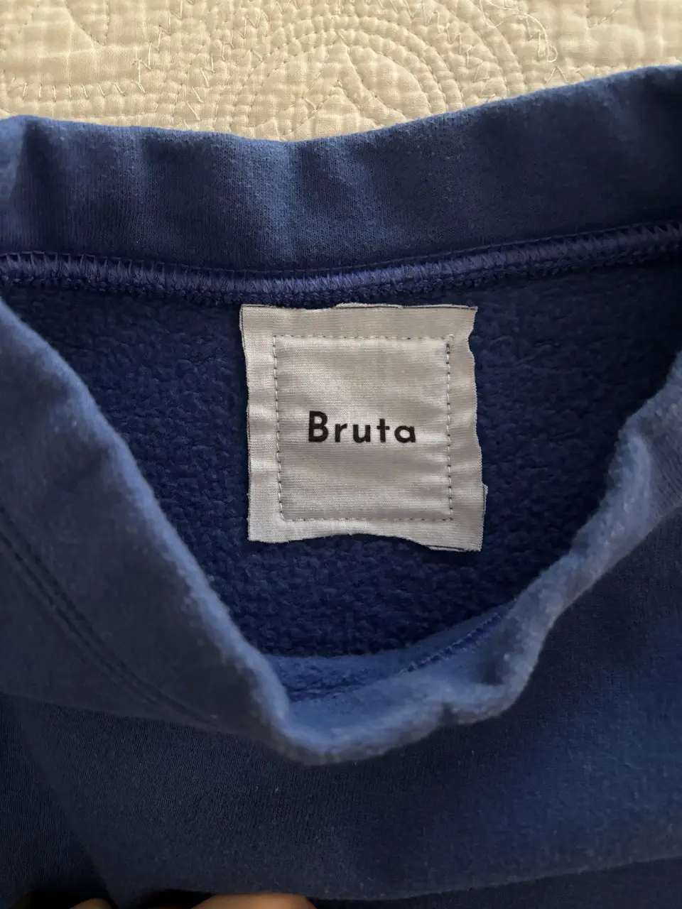 Buzo Bruta - Vista 3