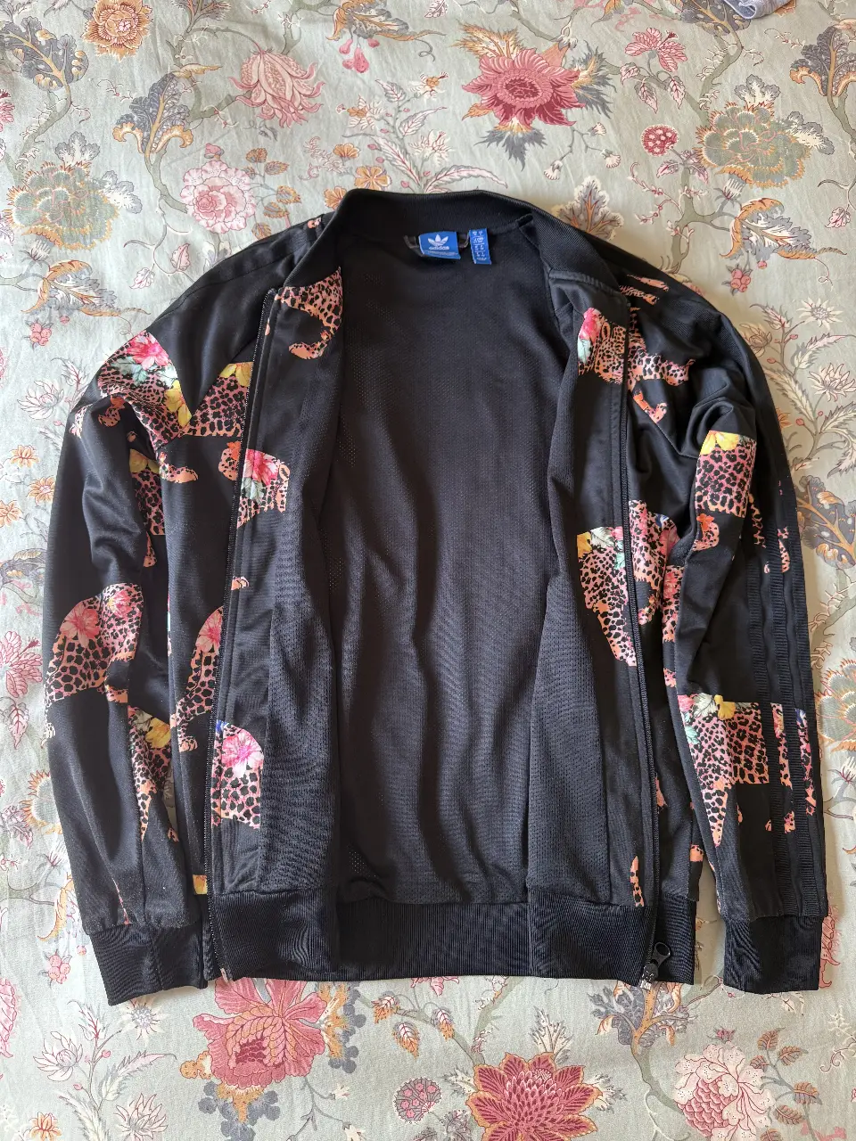 Campera adidas - Vista 4