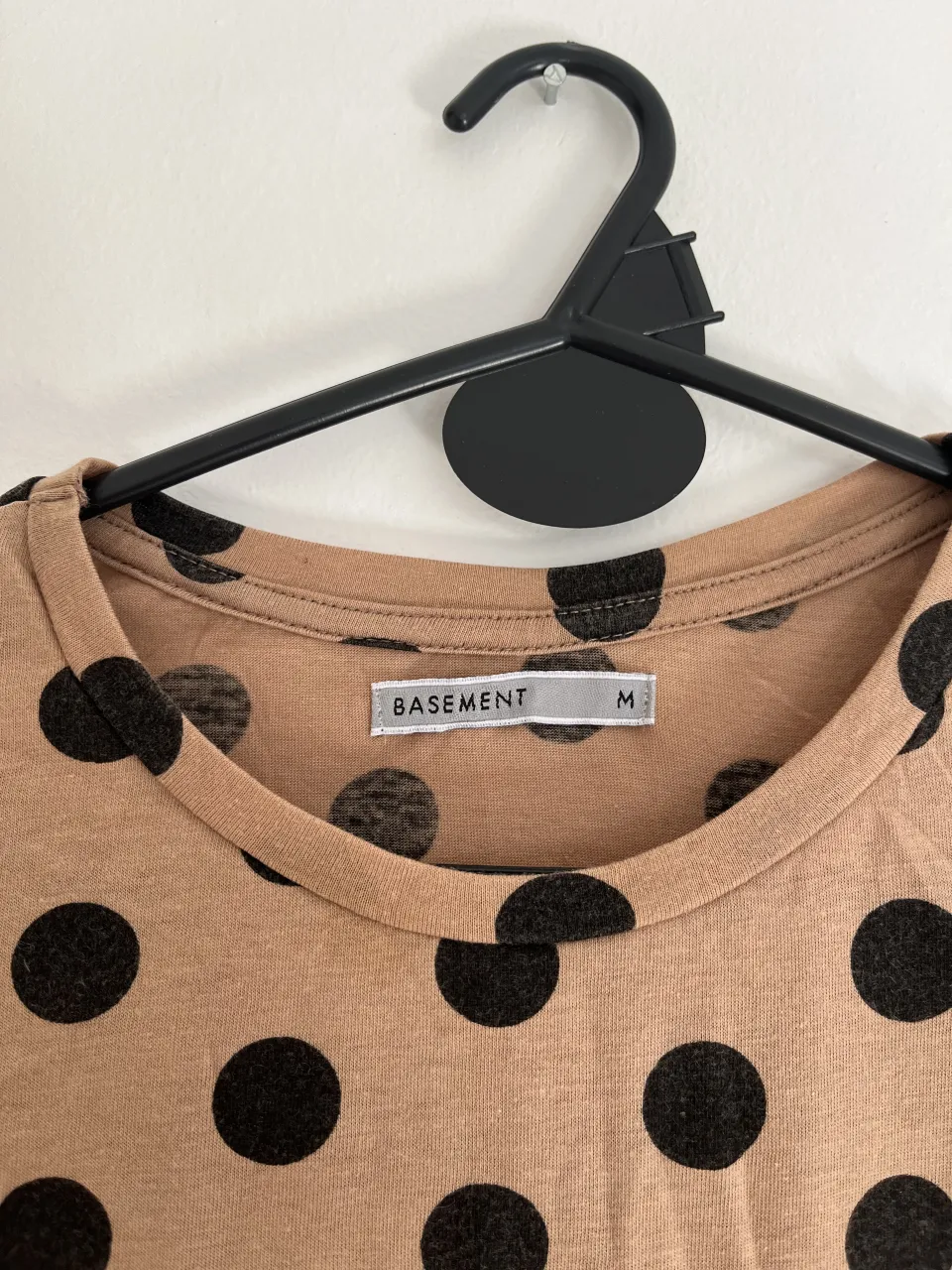 Remera Basement - Vista 2