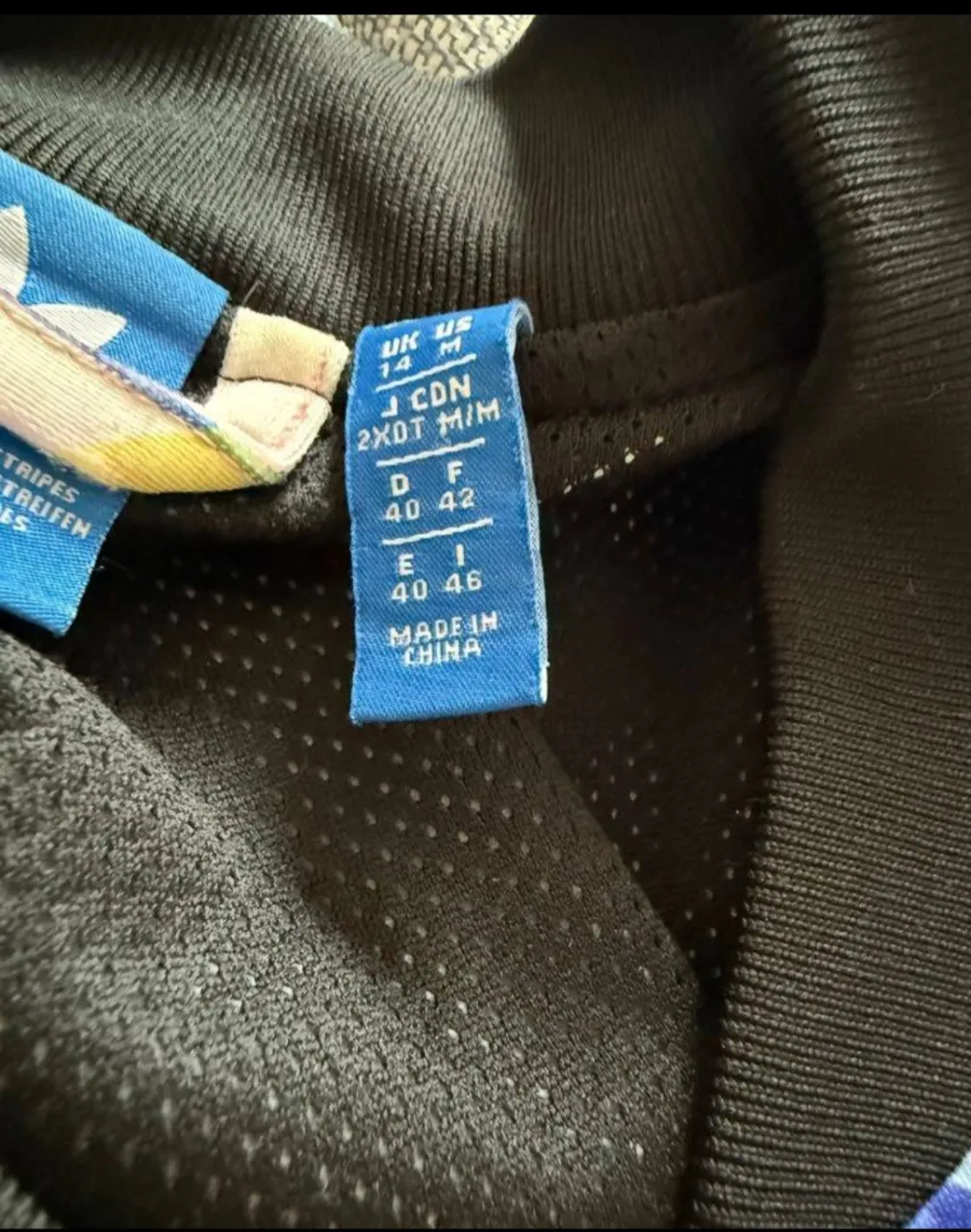 Campera adidas - Vista 4