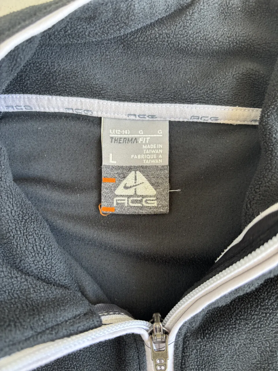 Buzo Nike ACG - Vista 2