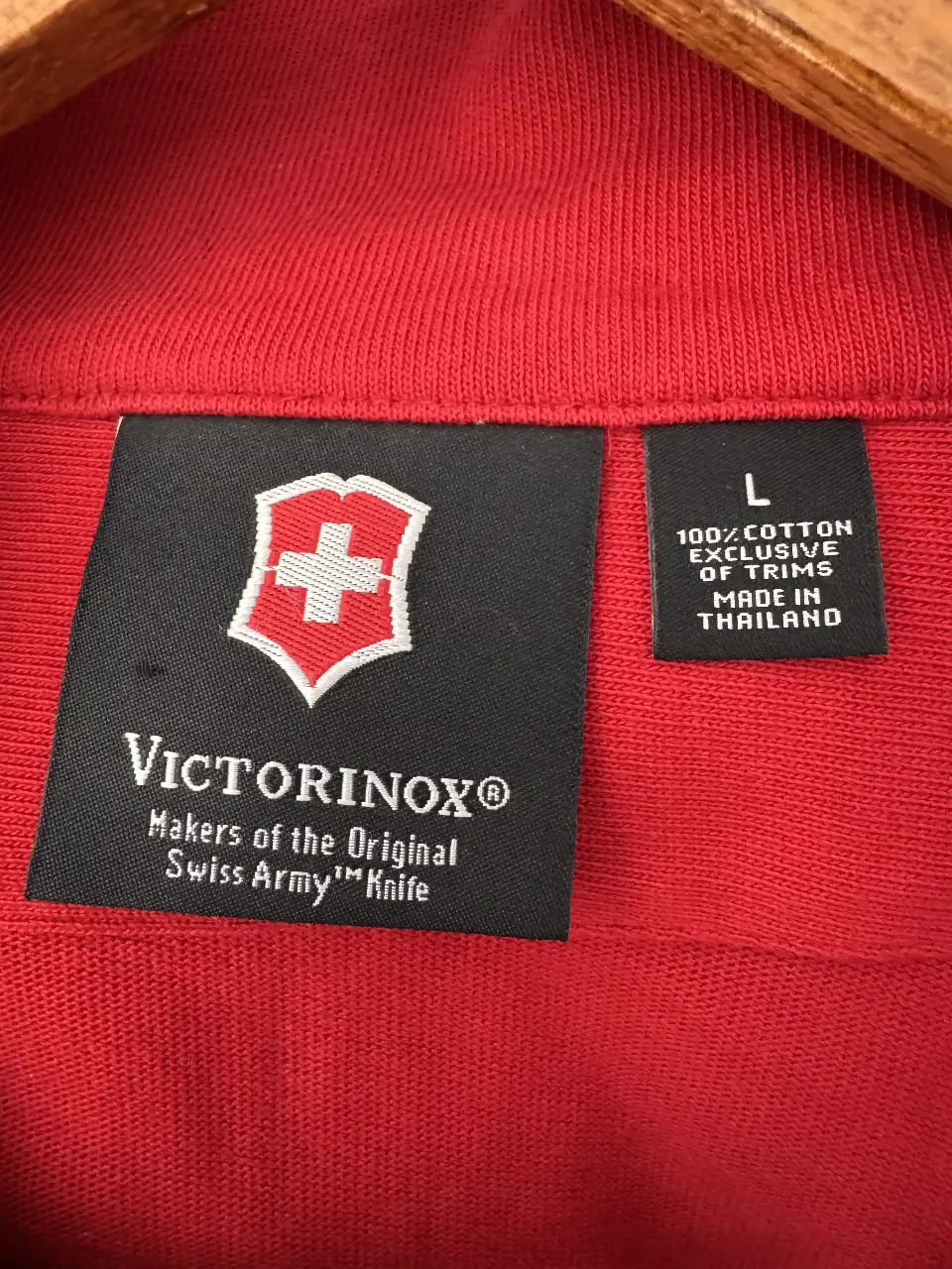 Buzo Victorinox - Vista 5