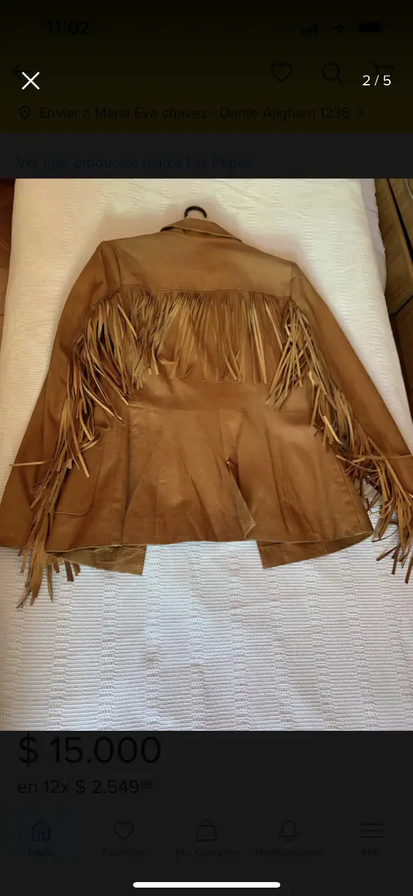 Campera de cuero con flecos, estilo boho y retro. Ideal para un look casual y con onda.