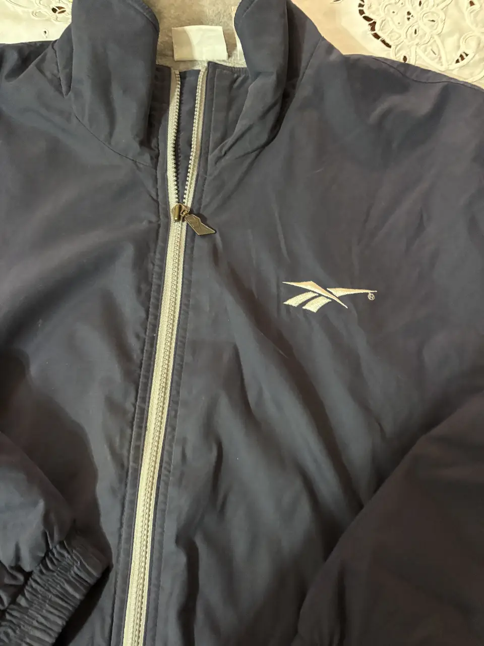 Campera Reebok - Vista 4