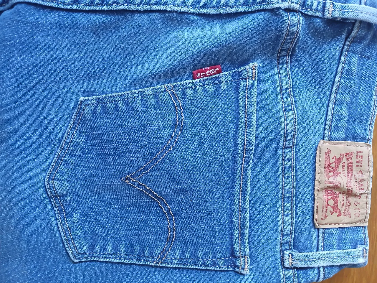 Jean Levi's - Vista 3