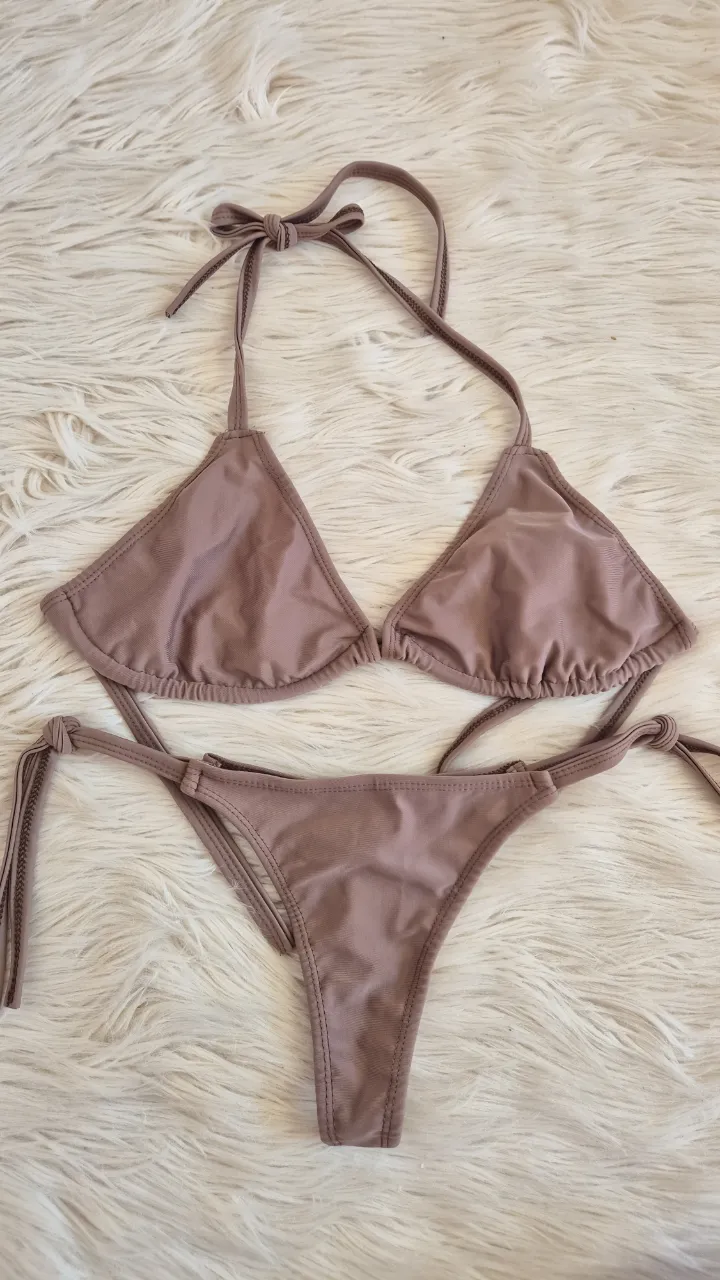 Bikini triangulito.
Nueva.
Talle 3 (95).
Con espacio para colocar tazas.