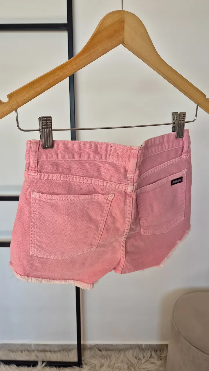 Short Ay Not Dead - Vista 3