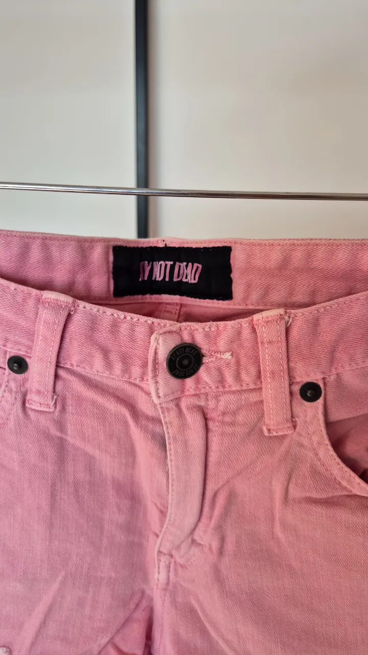 Short Ay Not Dead - Vista 2