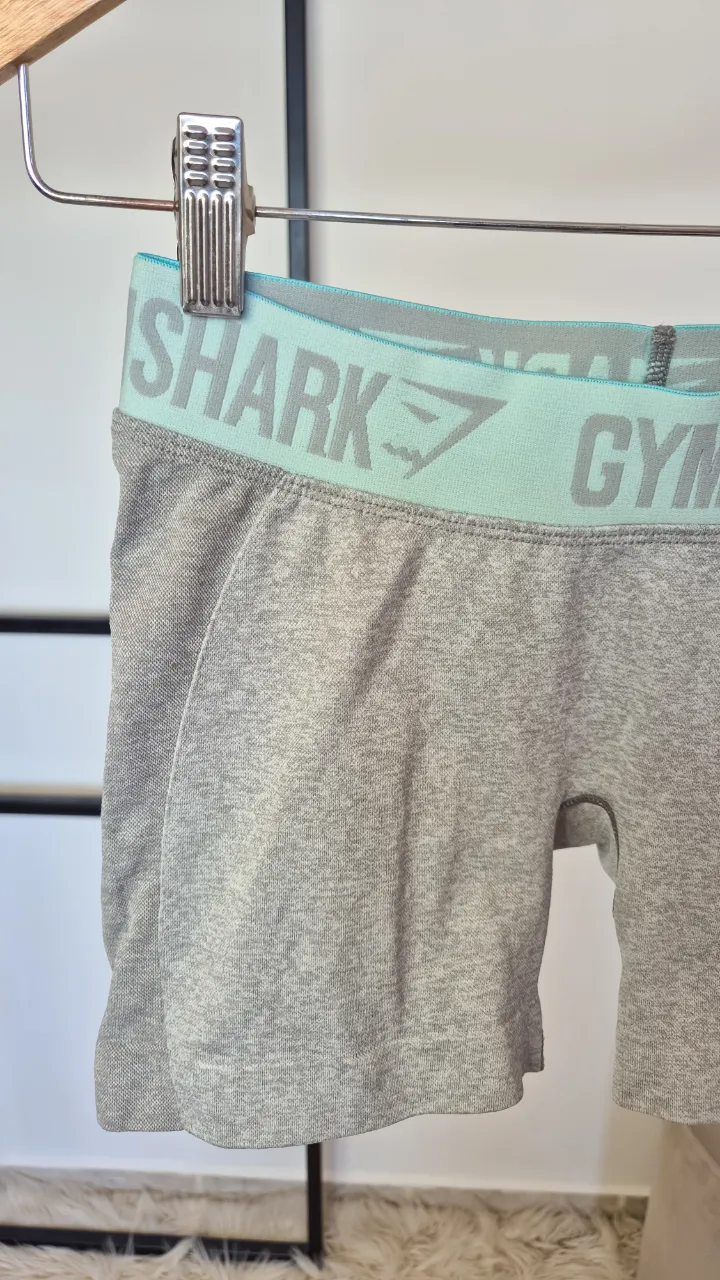 Short Gymshark - Vista 3