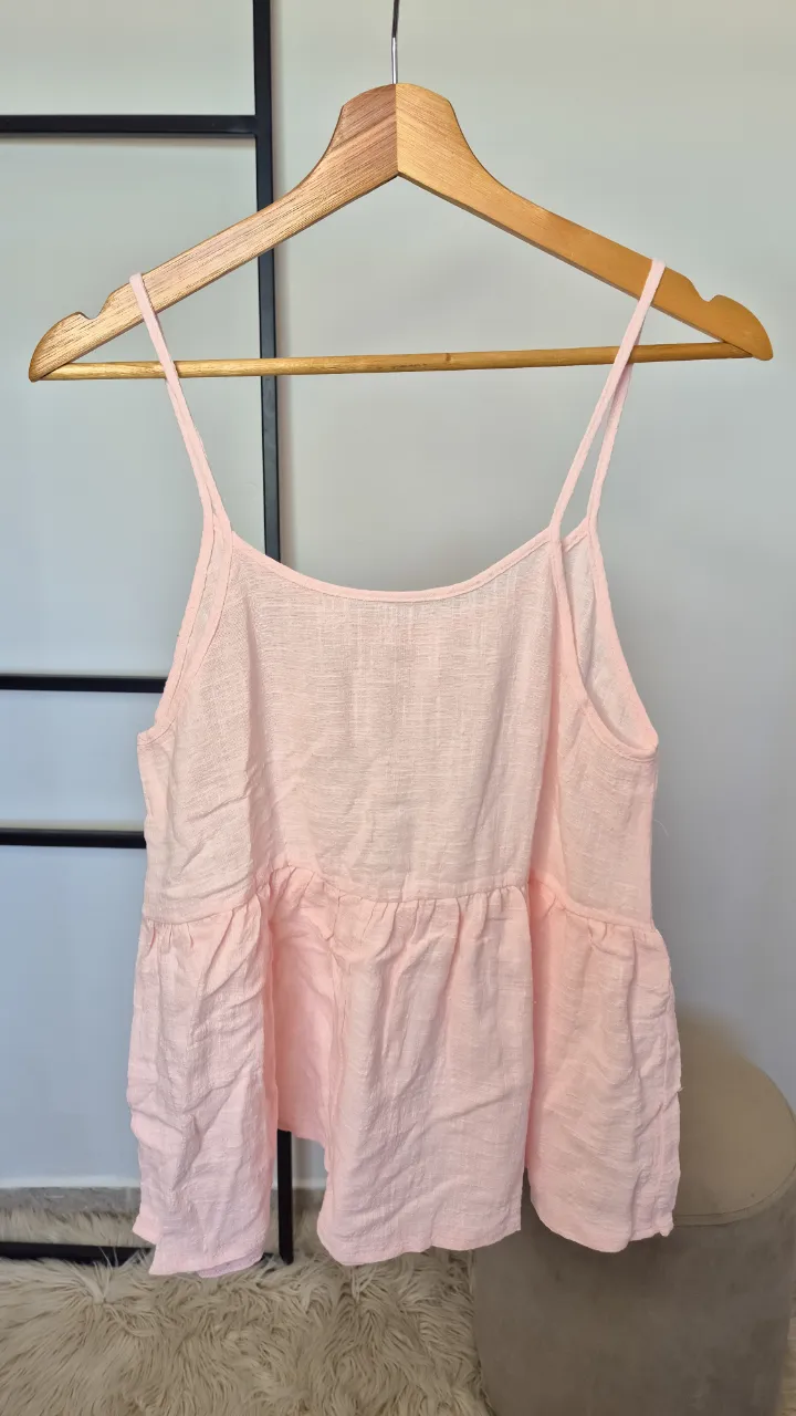 Musculosa de lino.
Excelente estado.
Talle único.
Axilas 40 cm
Largo 62 cm