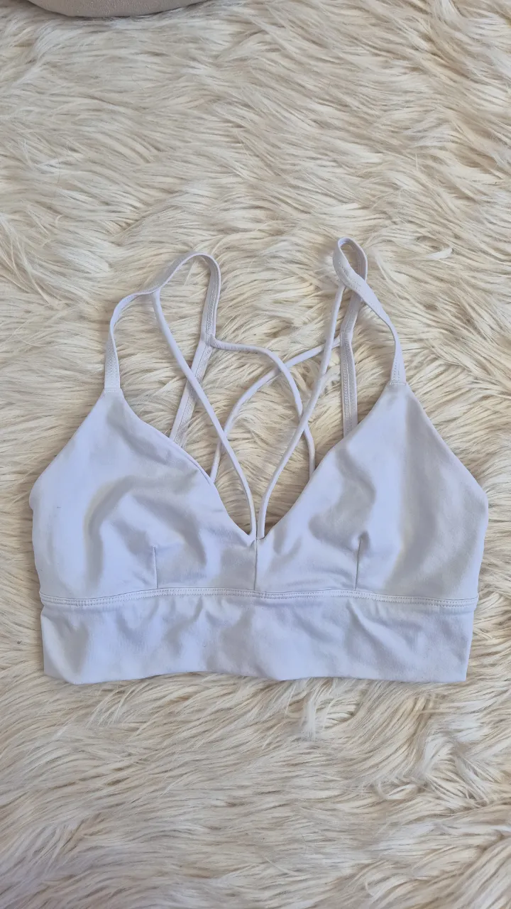 Top Alo original.
Muy buen estado.
Talle S.
Axilas 34 cm
Largo 32 cm