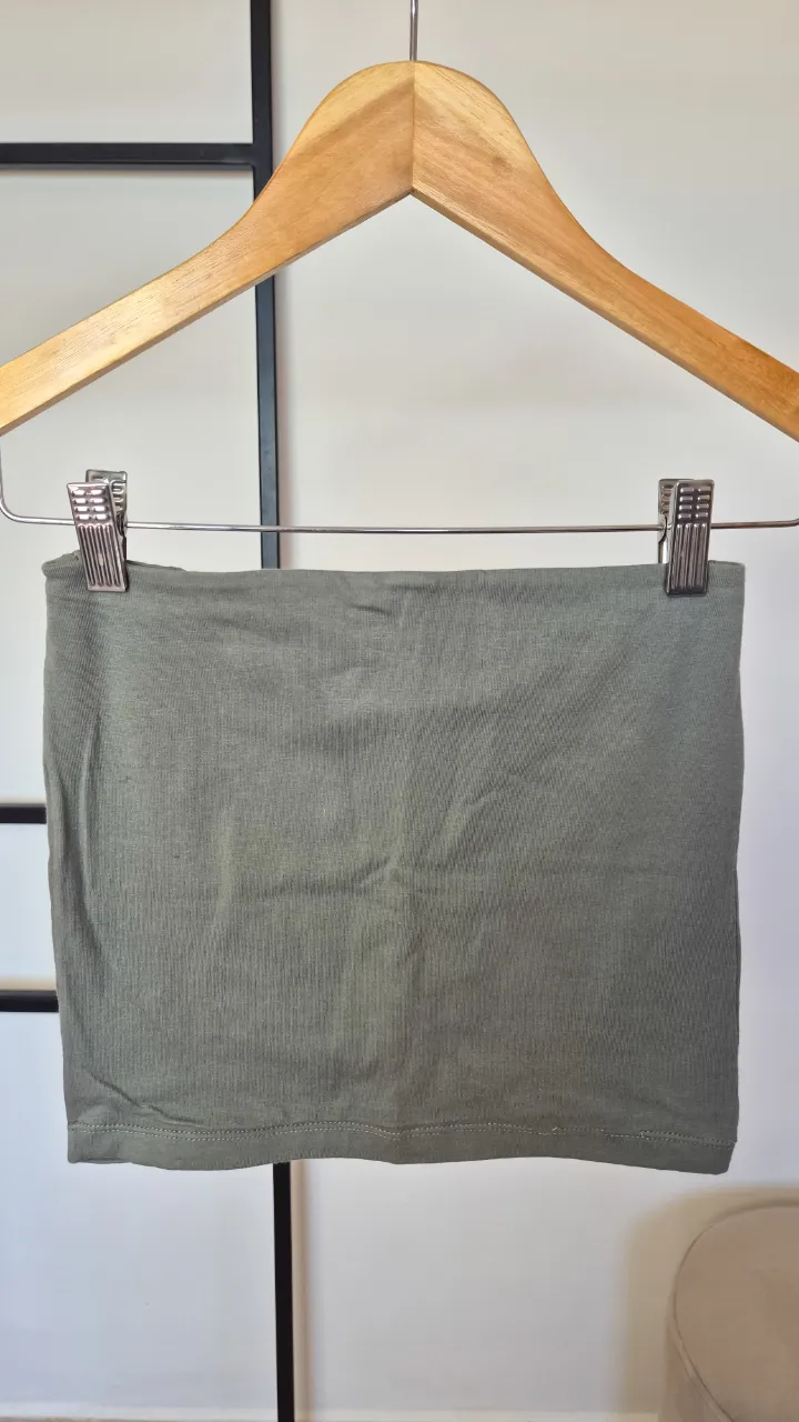 Top strapless Revré.
Muy buen estado.
Talle único.
Axilas 29 cm
Largo 28 cm