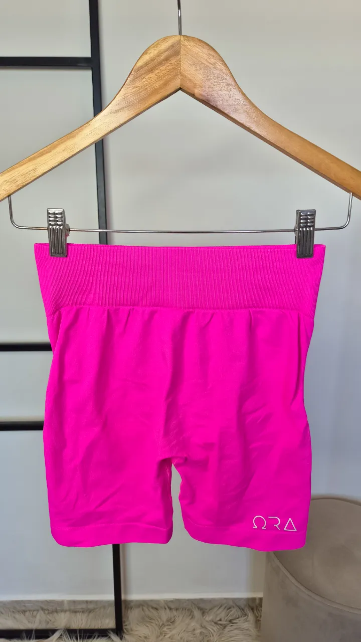 Calza corta con frunce.
Excelente estado.
Talle S.
Cintura 28 cm
Largo 35 cm