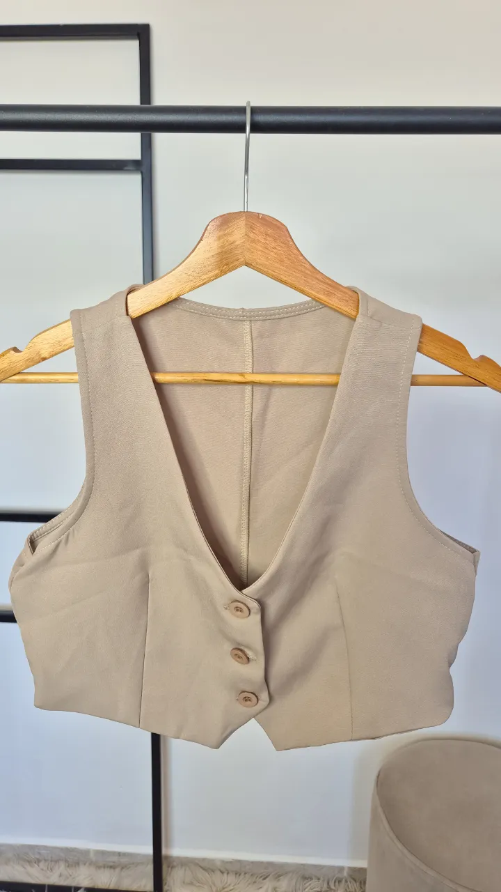 Chaleco sastrero.
Nuevo.
Talle S.
Axilas 41 cm
Largo 34 cm