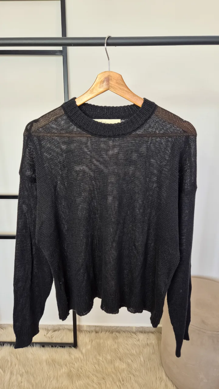 Sweater Sofia Sarkany.
Muy buen estado general.
Talle L.
Axilas 53 cm
Largo 54 cm