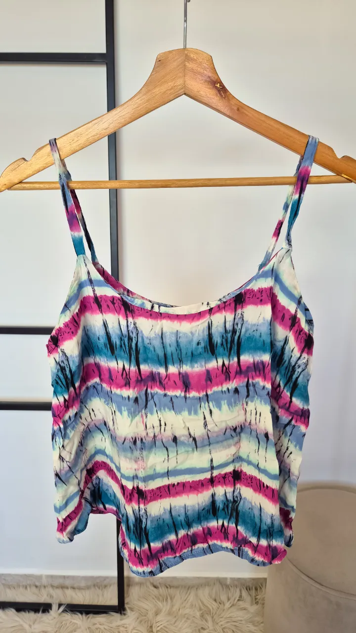 Musculosa Cuesta Blanca.
Muy buen estado.
Talle 42.
Axilas 40 cm
Largo 52 cm