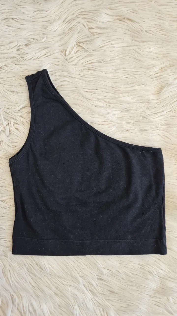 Top Delucca.
Muy buen estado.
Talle 1.
Axilas 33 cm
Largo 37 cm