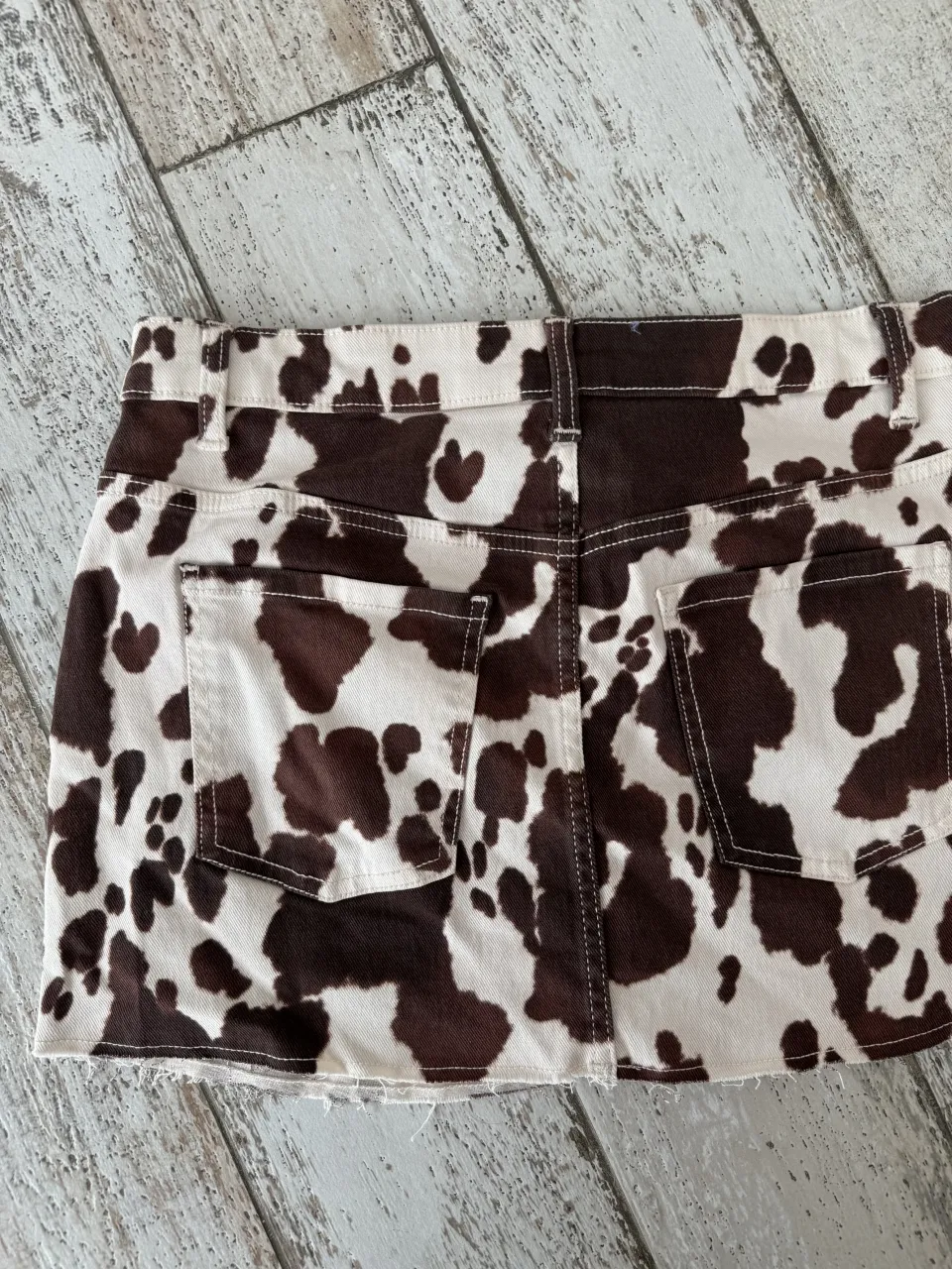 Pollera A ≠ - Vista 3