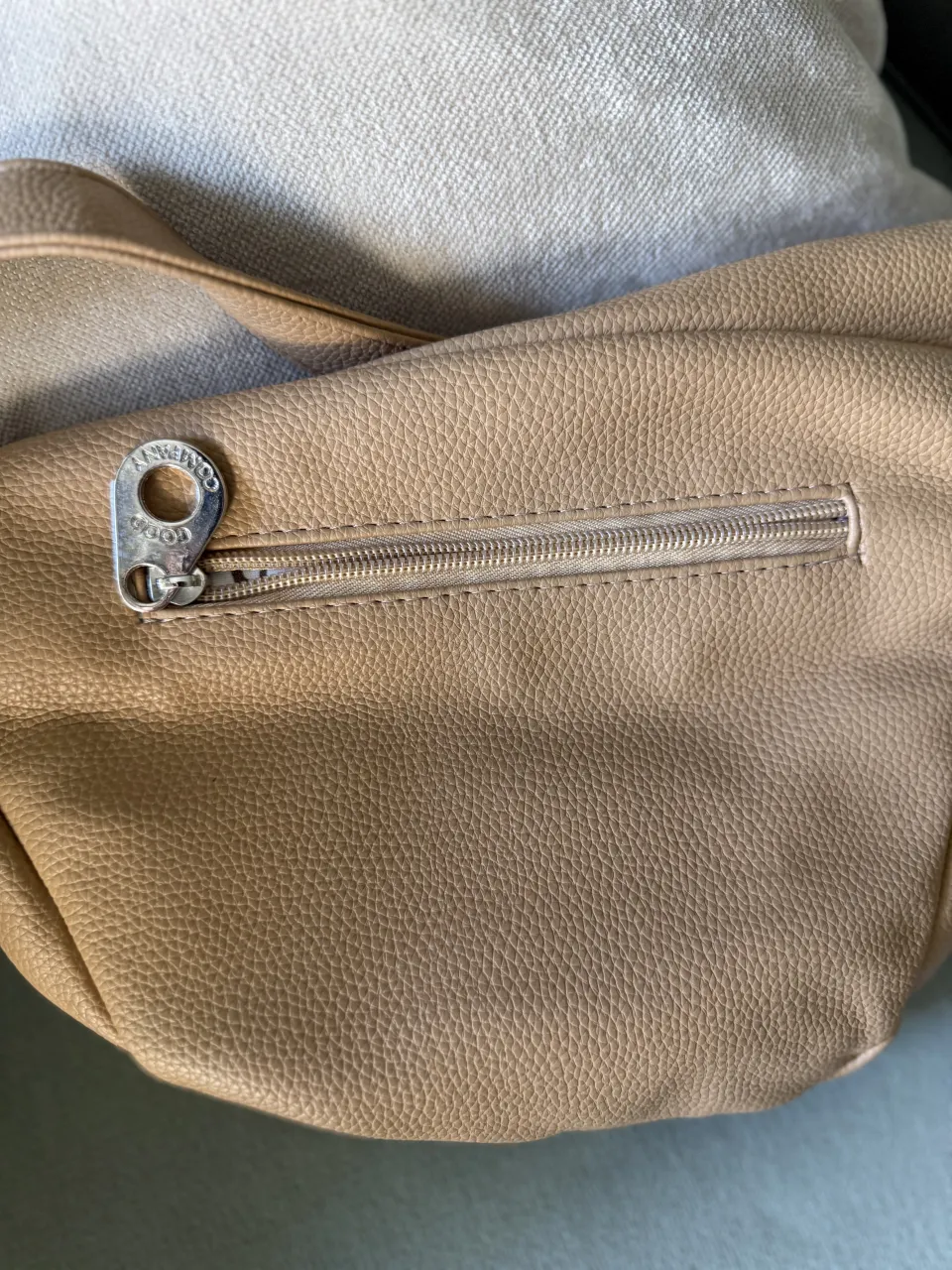 Riñonera Good Company - Vista 4