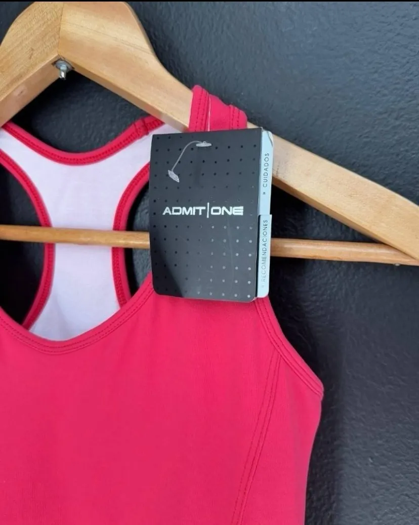 Musculosa Admit One - Vista 3