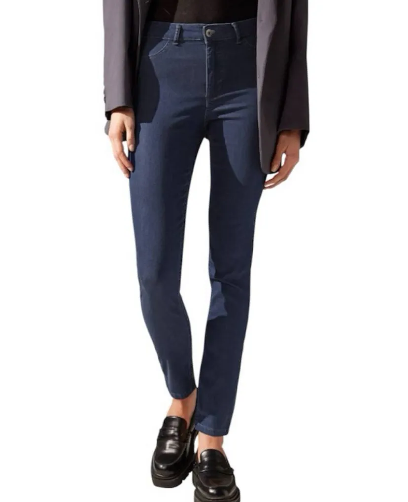 jeans portsaid talle 28 chupín azul oscuro, tiro medio, perfectos para el día a día. cómodos y con un calce ideal para cualquier ocasión, son un básico que no puede faltar en tu guardarropa.