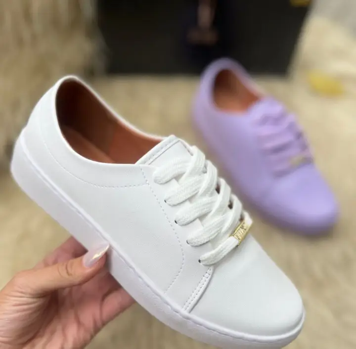 Zapatillas blancas Vizzano Importadas de Brasil. Talle 37 argentino, para plantilla 24cm. Un solo uso, SIN detalles ni desgastes, perfectas y cómodas acolchadas.
