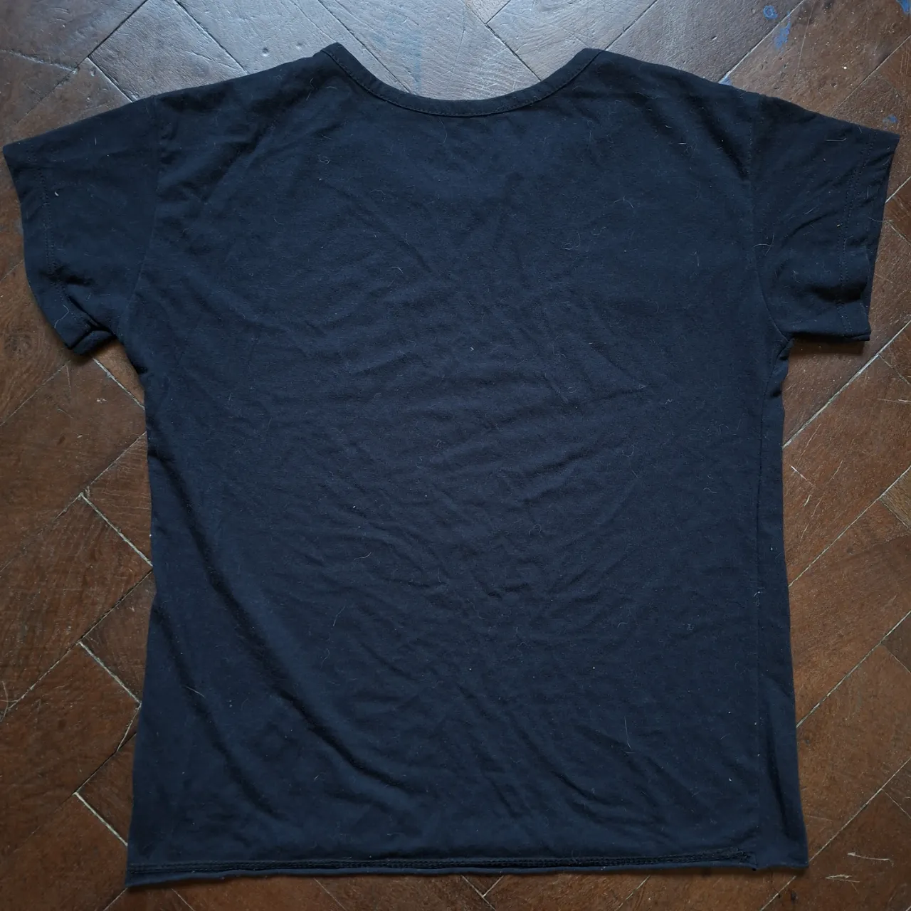 Remera - - Vista 2