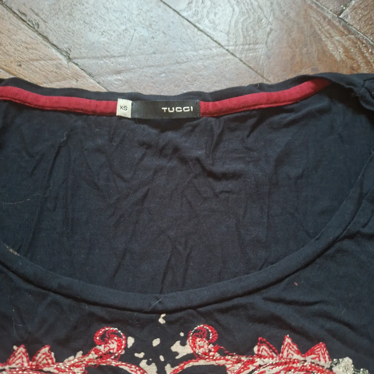 Remera Tucci - Vista 2