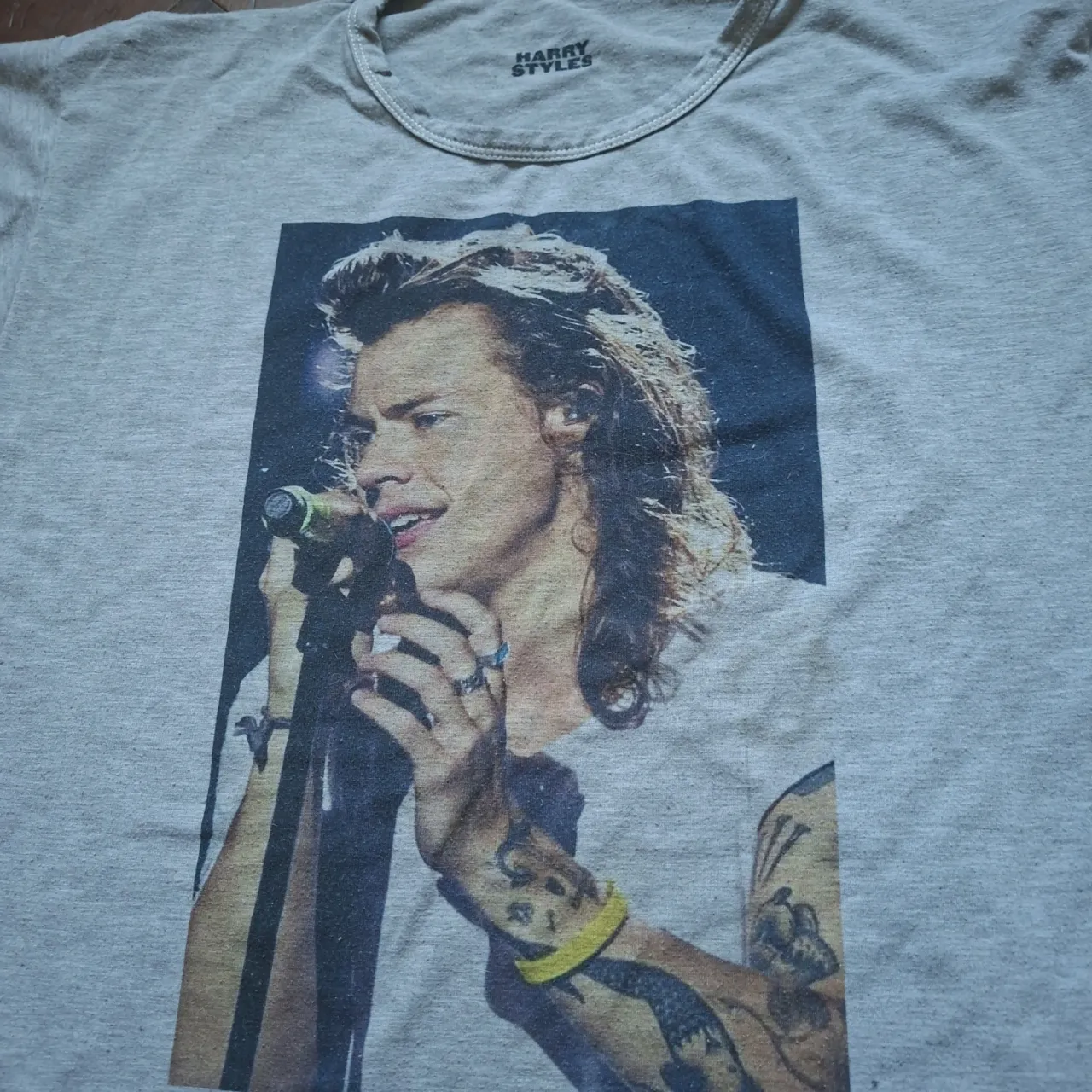 Remera Harry styles - Vista 2