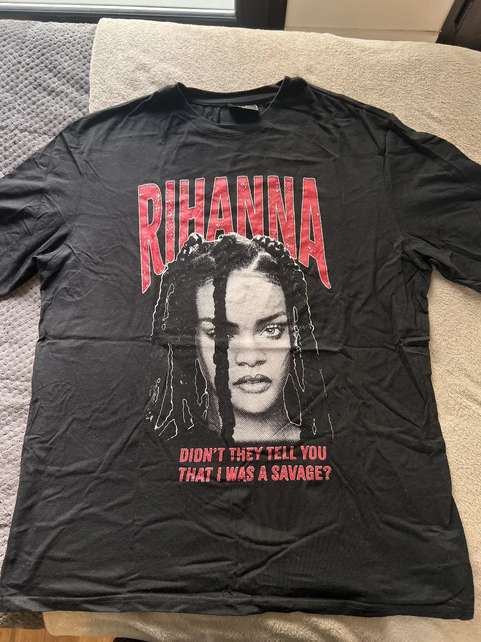 Remera King of the Kongo de algodón con estampado de Rihanna. Muy poco uso.