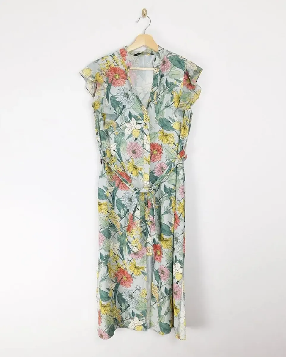 Vestido largo de mujer con estampado floral, corte holgado y cinturón para ajustar la cintura. Ideal para un look fresco y femenino. Axilas máximo 52, Largo 116